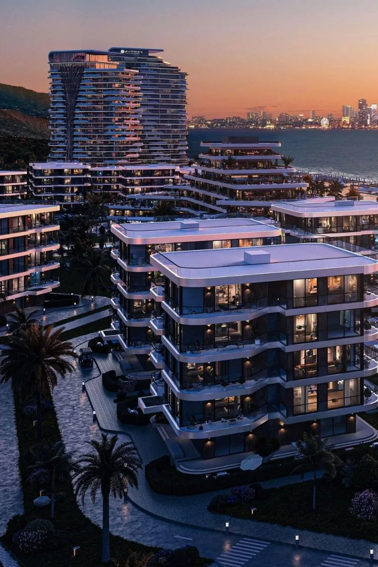 Батуми на закате: отель Marriott, новые башни и строительные краны